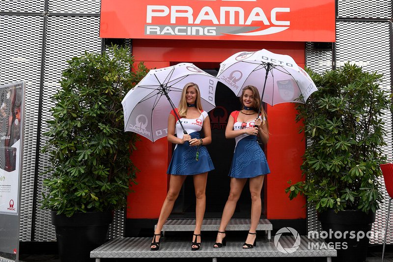 Grid girl
