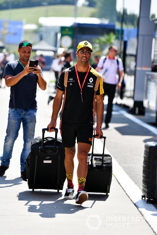 Daniel Ricciardo, Renault F1 Team arrives in the paddock his luggage