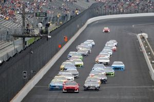 Kevin Harvick, Stewart-Haas Racing, Ford Mustang Mobil 1 Paul Menard, Wood Brothers Racing, Ford Mustang Menards / Dutch Boy Pace Car