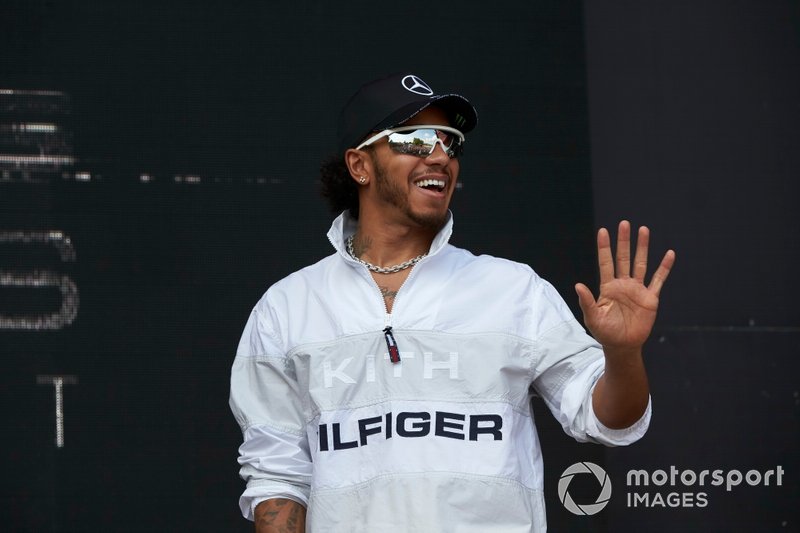 Lewis Hamilton, Mercedes AMG F1, sul palco