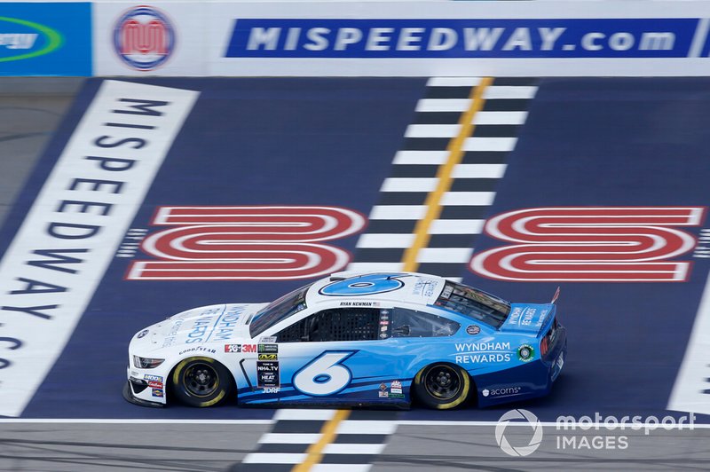 Ryan Newman, Roush Fenway Racing, Ford Mustang Wyndham Rewards