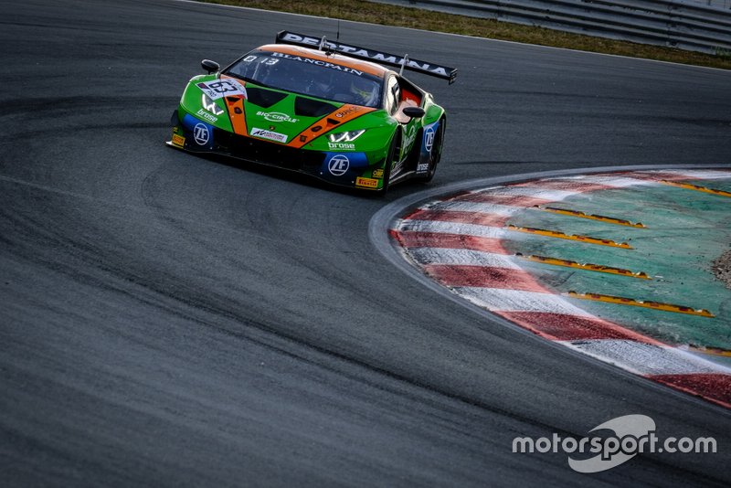 #63 GRT Grasser Racing Team Lamborghini Huracan GT3 Evo: Christian Engelhart, Mirko Bortolotti