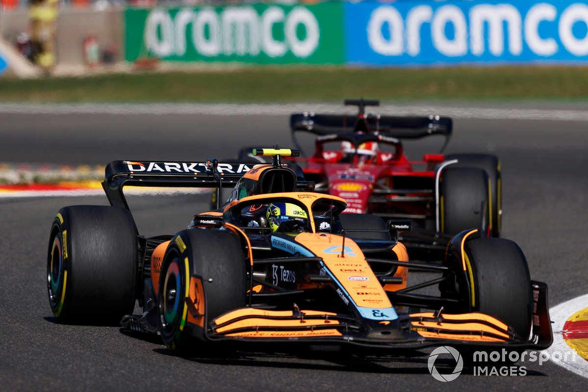 Lando Norris, McLaren MCL36, Charles Leclerc, Ferrari F1-75