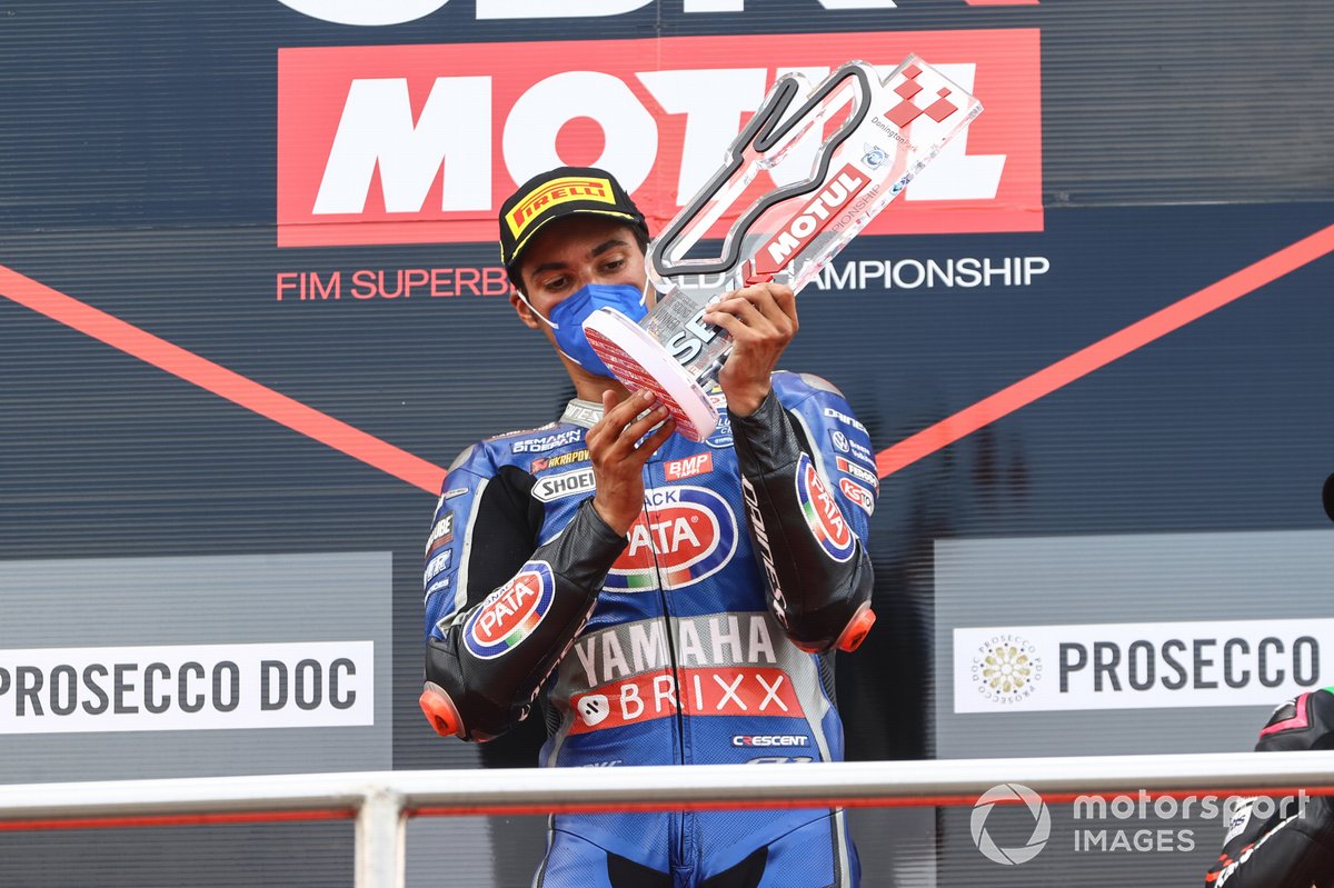 Podio: il vincitore della gara Toprak Razgatlioglu, PATA Yamaha WorldSBK Team