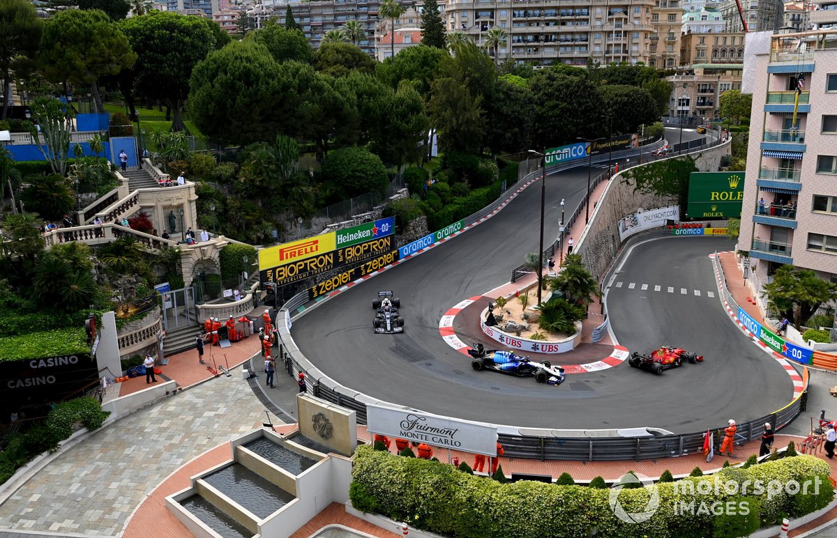 Carlos Sainz Jr., Ferrari SF21, Nicholas Latifi, Williams FW43B, Pierre Gasly, AlphaTauri AT02