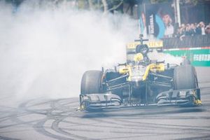 Démonstration avec Guanyu Zhou, Renault F1 Team 