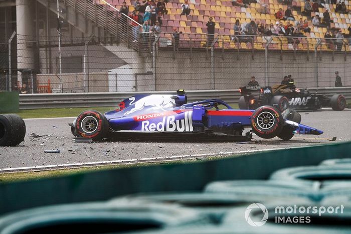 El accidente de Alexander Albon, Toro Rosso STR14