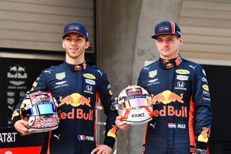 Pierre Gasly, Red Bull Racing and Max Verstappen, Red Bull Racing with Mobil for 1000th race