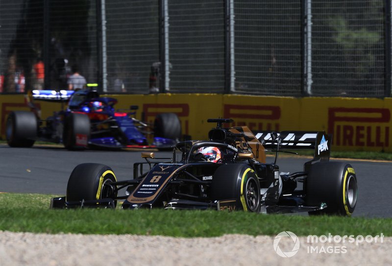 Romain Grosjean, Haas F1 Team VF-19, Alexander Albon, Toro Rosso STR14