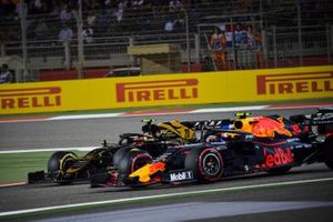 Kevin Magnussen, Haas F1 Team VF-19, en Pierre Gasly, Red Bull Racing RB15