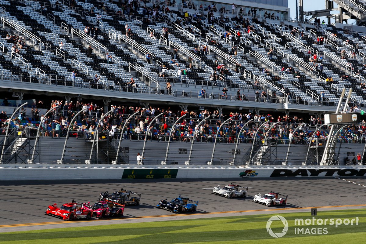 #31 Action Express Racing Cadillac DPi: Start, Chase Elliott, Mike Conway, Felipe Nasr, Pipo Derani, #60: Meyer Shank Racing w/Curb-Agajanian Acura DPi, DPi: Olivier Pla, A.J. Allmendinger, Dane Cameron, Juan Pablo Montoya, #10: Konica Minolta Acura ARX-05 Acura DPi, DPi: Ricky Taylor, Filipe Albuquerque, Alexander Rossi, Helio Castroneves, #48: Ally Cadillac Racing Cadillac DPi, DPi: Jimmie Johnson, Kamui Kobayashi, Simon Pagenaud, Mike Rockenfeller, #5: Mustang Sampling / JDC-Miller MotorSports Cadillac DPi, DPi: Sebastien Bourdais, Loic Duval, Tristan Vautier, #01: Cadillac Chip Ganassi Racing Cadillac DPi , DPi: Renger van der Zande, Scott Dixon, Kevin Magnussen