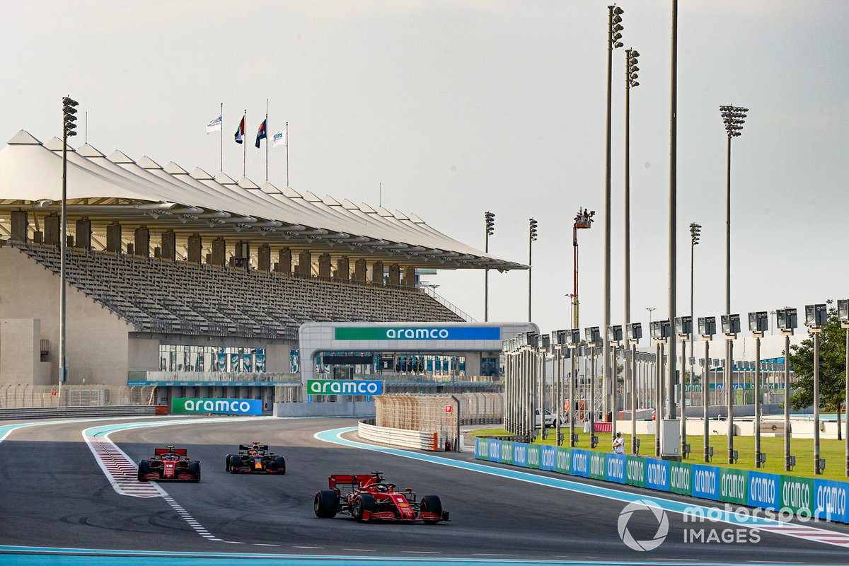 Sebastian Vettel, Ferrari SF1000, Charles Leclerc, Ferrari SF1000, e Max Verstappen, Red Bull Racing RB16