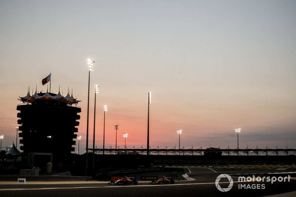 Carlos Sainz Jr., McLaren MCL35, Lando Norris, McLaren MCL35