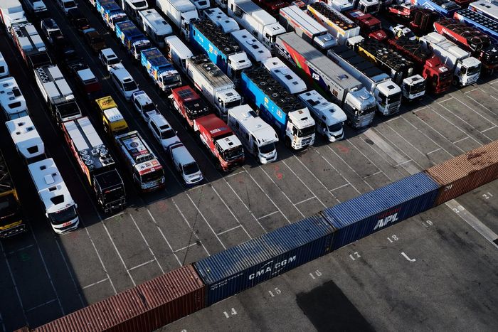 Embarque del Dakar 2021 en Marsella