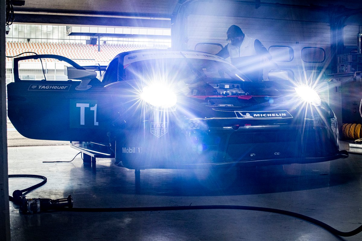 Porsche 911 RSR