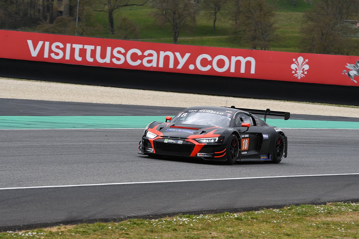 #18 Rutronik Racing by TECE: Michael Doppelmayr, Pierre Kaffer, Elia Erhart, Swen Herberger, Audi R8 LMS GT3