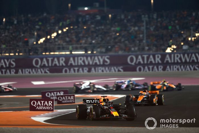 Max Verstappen, Red Bull Racing RB19, Oscar Piastri, McLaren MCL60, Lando Norris, McLaren MCL60