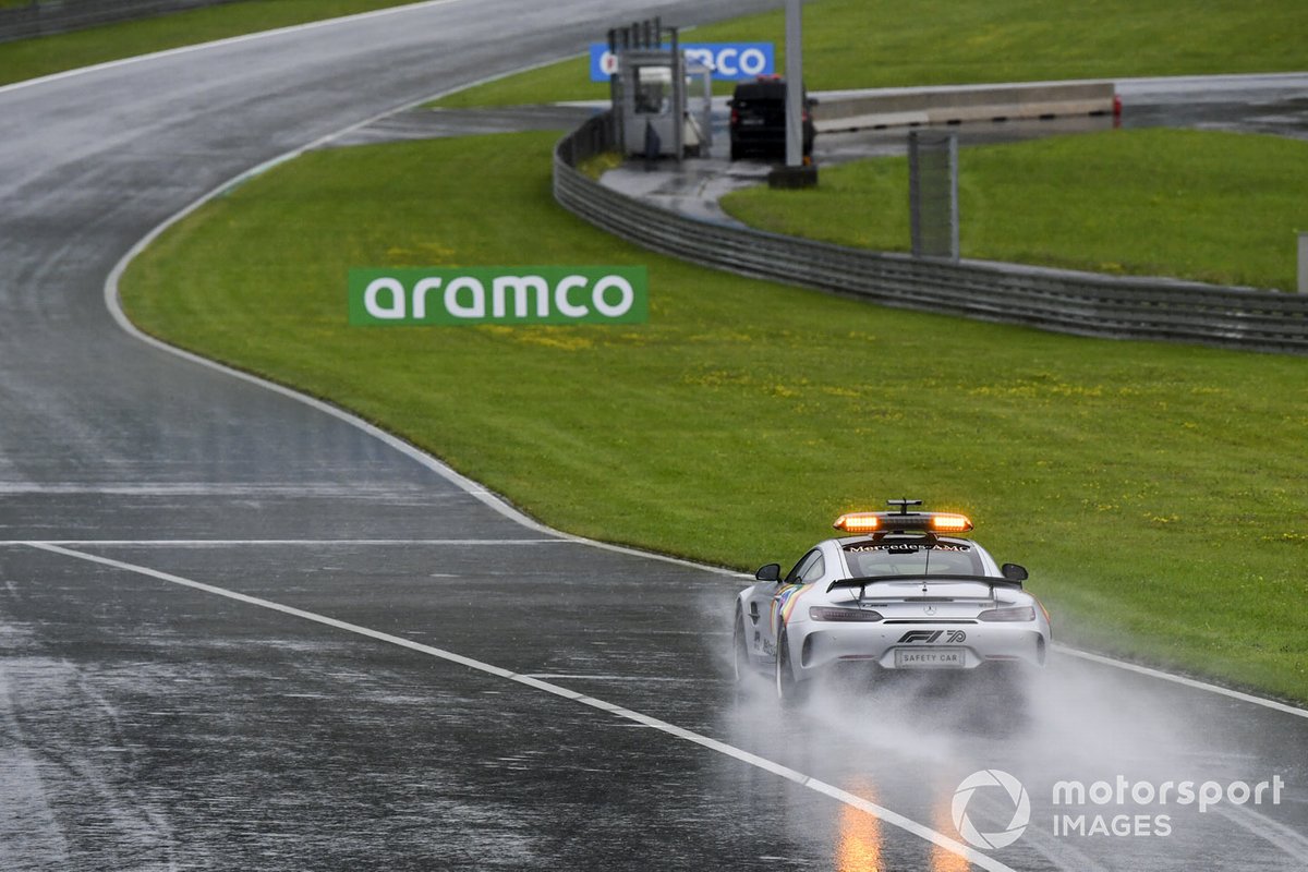 The Safety Car tests the track conditions