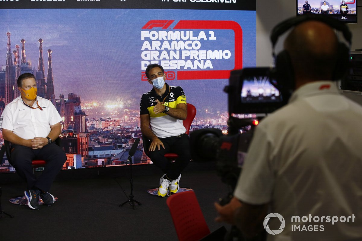 Zak Brown, Director Ejecutivo de McLaren y Cyril Abiteboul, Director General del equipo Renault F1