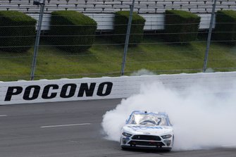 Chase Briscoe, Stewart-Haas Racing, Ford Mustang Highpoint.com celebrates his win