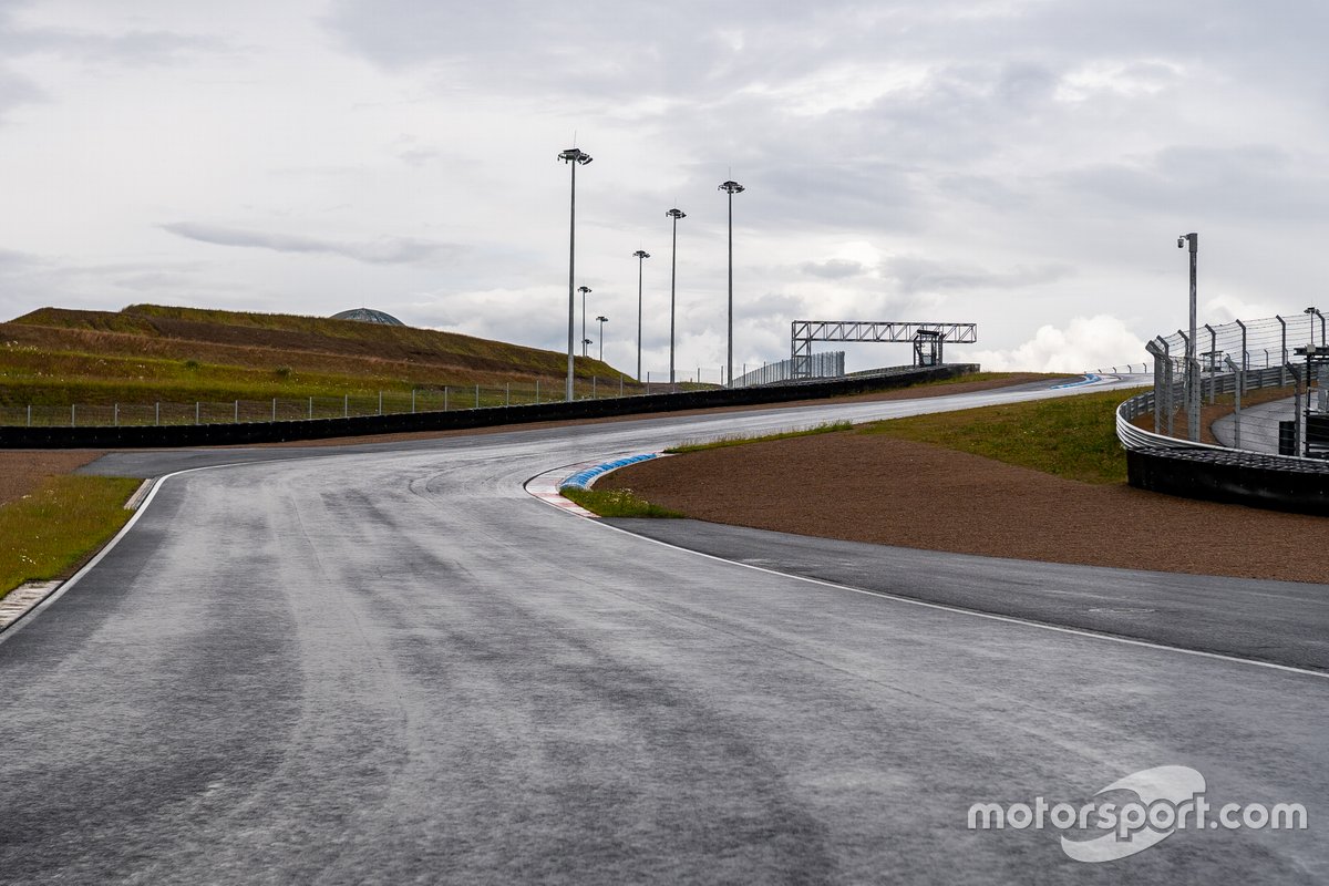 Igora Drive track view