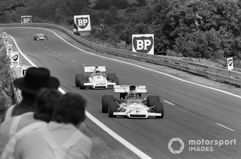 Jean-Pierre Beltoise, BRM P160B en el coche "T" de repuesto lleva a Carlos Reutemann, Brabham BT37 Ford