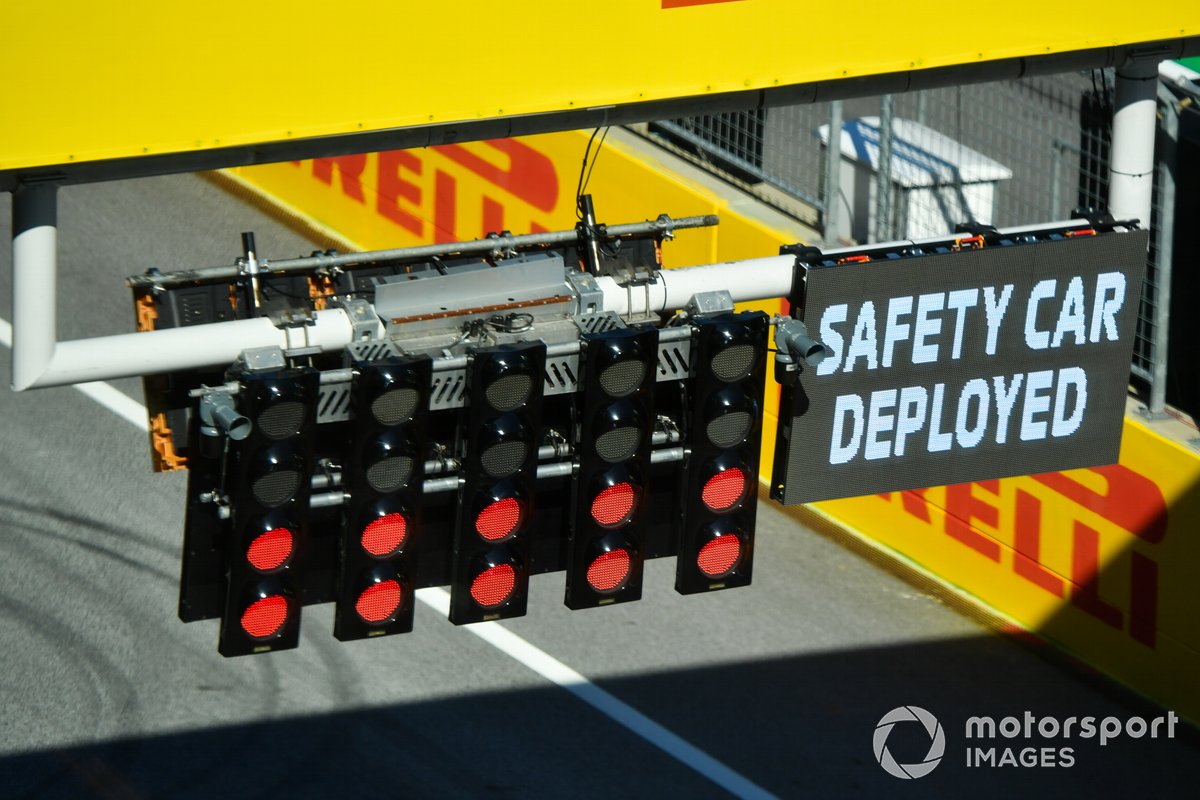 The start light gantry on the pit straight