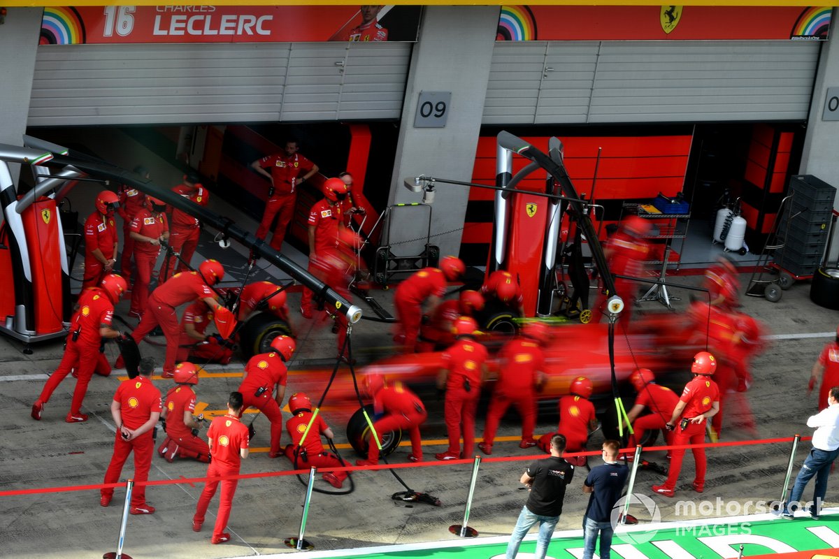 Ferrari practica los pitstops