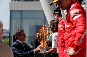 Podyum: 2. Sebastian Vettel, Ferrari, Yarış galibi Lewis Hamilton, Mercedes AMG F1, 3. Charles Leclerc, Ferrari