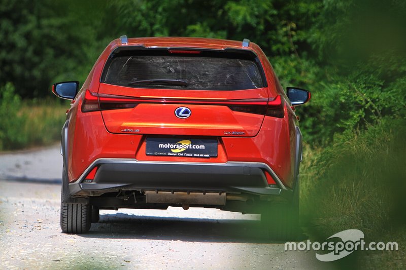 Lexus UX