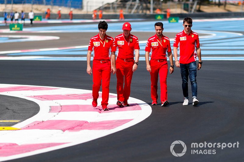 Charles Leclerc, Ferrari, ispeziona il circuito