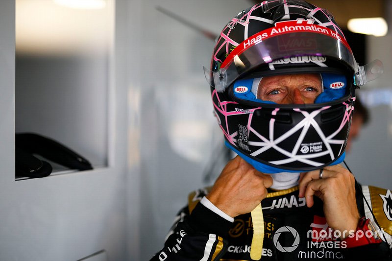 Romain Grosjean, Haas F1, with a special helmet design for his home race