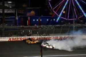 Denny Hamlin, Joe Gibbs Racing, Toyota Camry FedEx Express spins