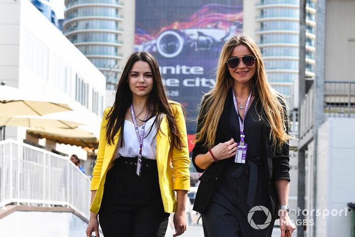 Invitados en el paddock 