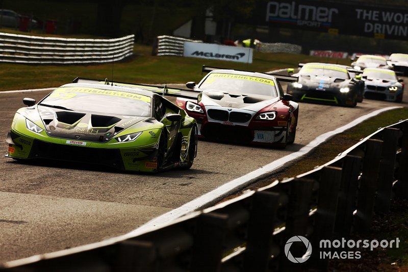 #69 Barwell Motorsport Lamborghini Huracan GT3 EVO: Sam De Haan, Jonny Cocker