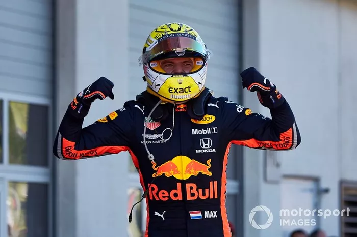 Il vincitore della gara Max Verstappen, Red Bull Racing, festeggia al Parc Ferme