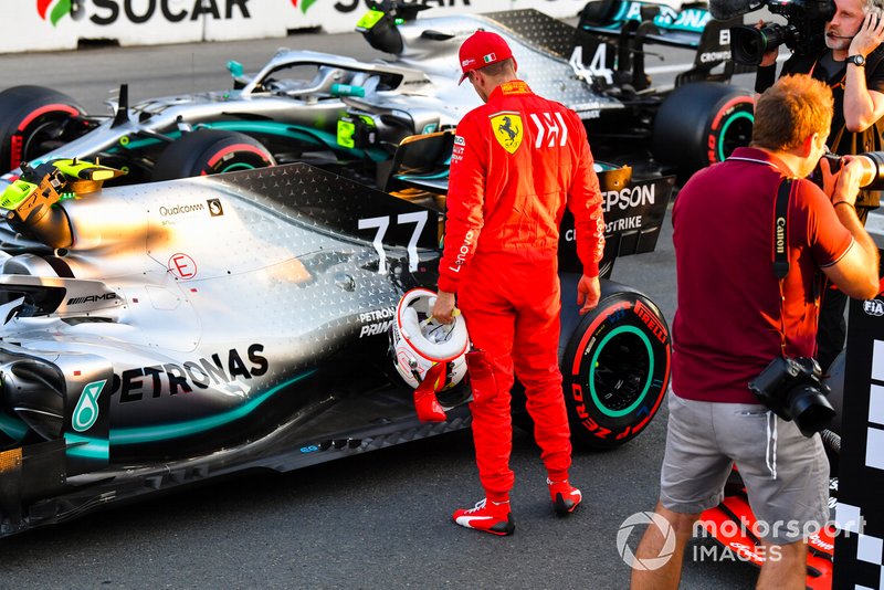 Sebastian Vettel, Ferrari, Valtteri Bottas, Mercedes AMG W10