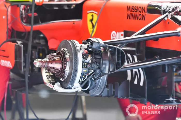 Freno delantero del Ferrari SF90