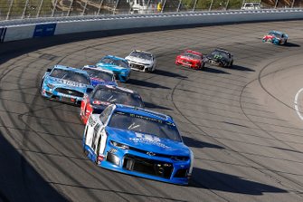 Alex Bowman, Hendrick Motorsports, Chevrolet Camaro Nationwide and Erik Jones, Joe Gibbs Racing, Toyota Camry Craftsman / Sport Clips