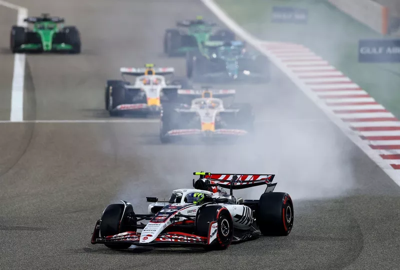 Liam Lawson, Racing Bulls, Oliver Bearman, Haas F1 Team, Isack Hadjar, Racing Bulls