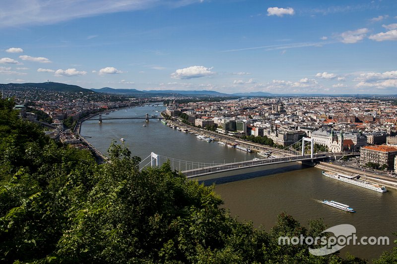 Una vista de Budapest desde la ciudadela