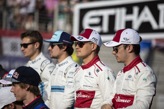 Marcus Ericsson, Sauber and Charles Leclerc, Sauber at the driver group photo