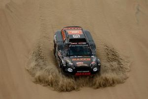 Tim en Tom Coronel in de duinen