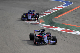Brendon Hartley, Scuderia Toro Rosso STR13 e Pierre Gasly, Scuderia Toro Rosso STR13