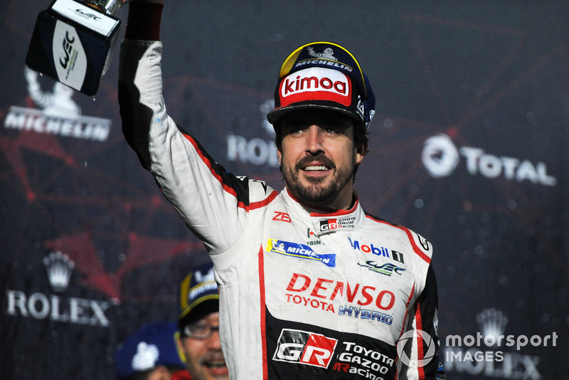 Secondo posto assoluto #8 Toyota Gazoo Racing Toyota TS050: Fernando Alonso