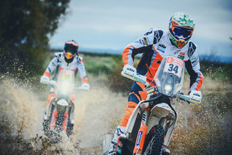 #17 KTM Racing Team: Laia Sanz, #34 KTM Racing Team: Mario Patrao