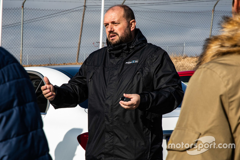 II Curso de Conducción y Nuevas Tecnologías BOSCH - Motor1.com España - Motorsport.com