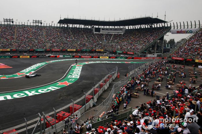 Lewis Hamilton, Mercedes-AMG F1 W09 