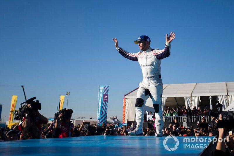 Sam Bird, Envision Virgin Racing, 3° classificato, festeggia sul podio