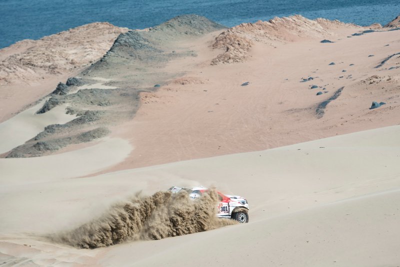 #301 Toyota Gazoo Racing Toyota Hilux: Nasser Al-Attiyah, Matthieu Baumel
